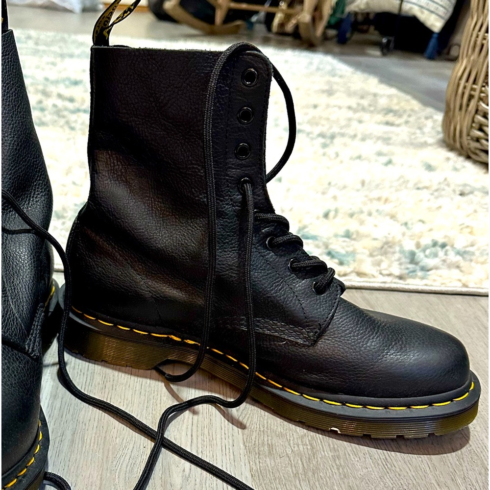 Doc Martins. Size 11women. Unisex. New never worn. - Picture 1 of 1